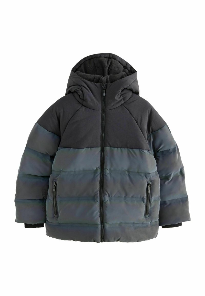 Dunkelgraue Steppjacke mit Kapuze. Verfügt über glattes Material, horizontale Steppnähte und Reißverschlusstaschen an den Seiten. Weiches Fleece-Futter innen.