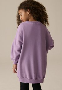 Next REGULAR FIT - Strickkleid - lilac purple sequin star