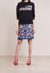 Love Moschino Mikina - black