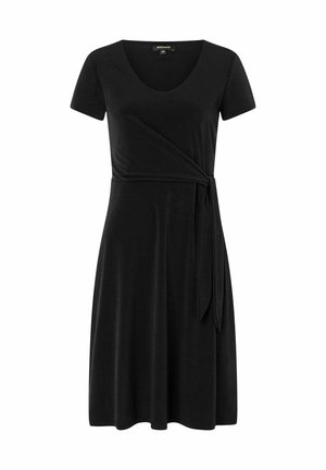 Schwarzes Wickelkleid mit kurzen Ärmeln und V-Ausschnitt, mit einer Bindegürtel-Detailung in der Taille und einem fließenden Rock. Aus weichem Stoff mit leichtem Stretch gefertigt.