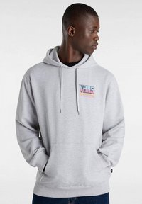 Grijze hoodie van zacht stof met een voorzak, trekkoordkap en kleurrijk "VANS Off the Wall" logo op de borst.