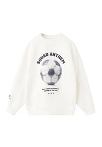 Vit sweatshirt med ett fotbollsillustration. Texten lyder "SQUAD ANTHEM" och "BUILT FROM THE GROUND UP" i marinblått. Ribbstickade muddar.