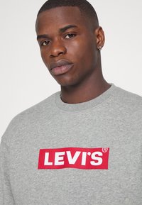 Levi's® RELAXED GRAPHIC CREW UNSIEX - Sportska majica - grey