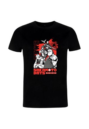 Czarny T-shirt z postaciami w stylu anime na czerwonym tle oraz japońskim tekstem, z napisem "Sakamoto Days" wyróżnionym pogrubionymi czerwonymi literami.