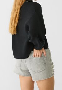 Stradivarius Shorts vaqueros - grey denim