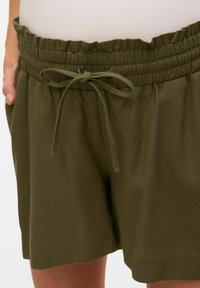 Vero Moda UMSTANDS - Shorts - khaki