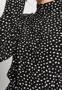 PIECES Tall Vapaa-ajan mekko - black