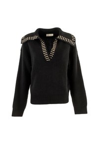 Maglione nero a maglia con scollo a V e colletto oversize, dotato di borchie decorative in argento lungo il colletto e il decolleté. Polsini e orlo a coste.