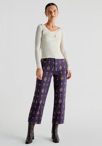 Scalpers ETNIC EMB  - Blugi drepți - dark purple