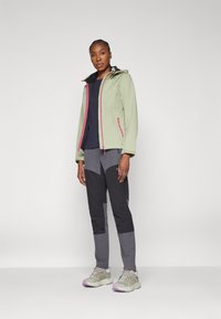Icepeak BRENHAM - Giacca softshell - asparagus
