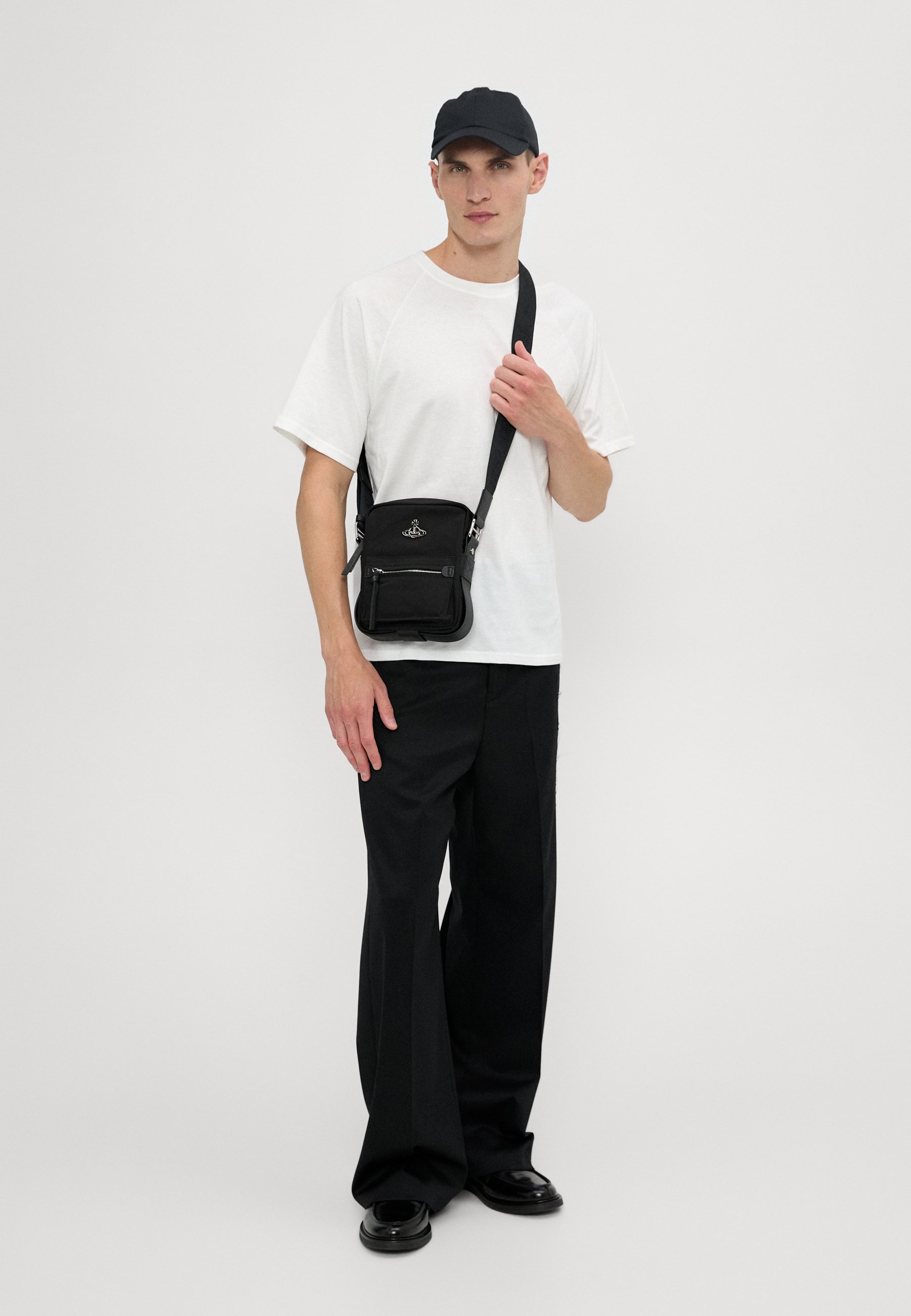 ◆Vivienne Westwood◆JACKSON CROSSBODY バッグ Vivienne Westwood JACKSON CROSSBODY SATCHEL UNISEX - Cross