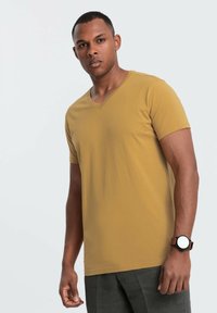 Ombre TSBS - Camiseta básica - mustard