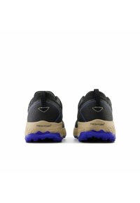 New Balance FRESH FOAM X HIERRO V8 GTX - Løpesko for mark - black marine blue