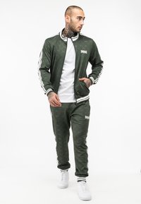 ASHWELL - Trenirka - olive white