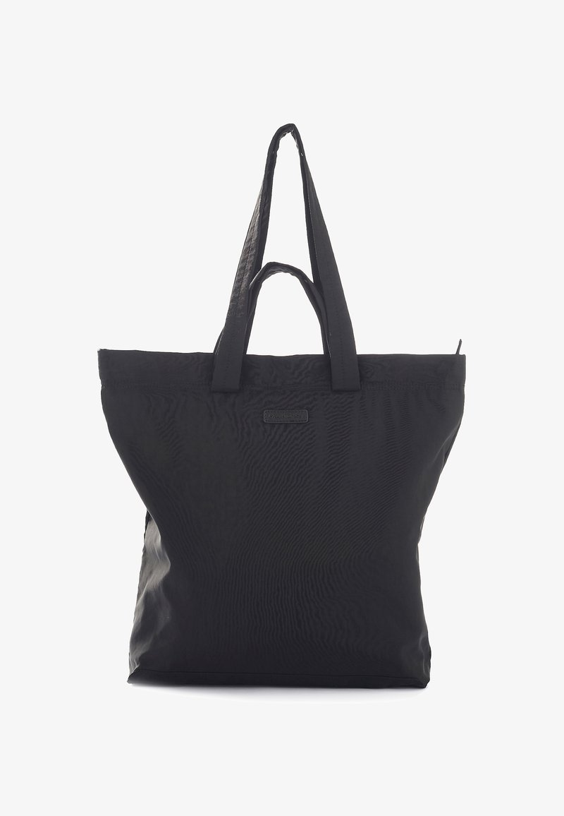 Borsa tote nera realizzata in nylon testurizzato, con due manici robusti e un design semplice e minimalista senza hardware visibile o decorazioni.