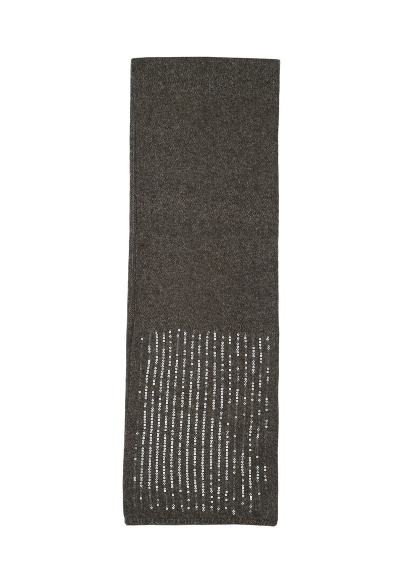 Sciarpa lavorata a maglia di un grigio scuro con paillettes argento verticali che decorano un'estremità, esposta piatta su uno sfondo bianco.