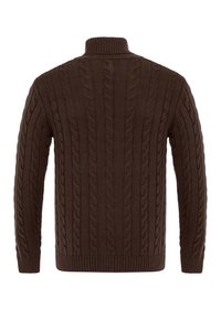 Pull en tricot brun avec un col montant, arborant un motif en câble et des bords côtelés. Tissu texturé, sans fermetures visibles.