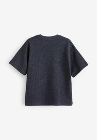 Mörkblå kortärmad t-shirt med rund halsringning, ribbad textur och avslappnad passform, med en slät och mjuk tygfinish.