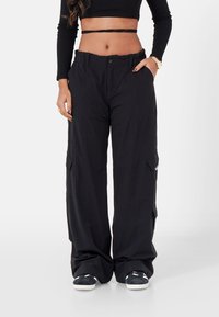 Unausgewählt, black