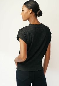 Next SHORT SLEEVE  REGULAR FIT - T-shirt med print - black
