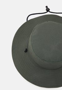Thumbnail Image 3
