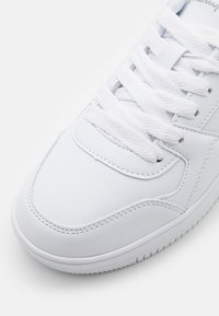Thumbnail Image 6