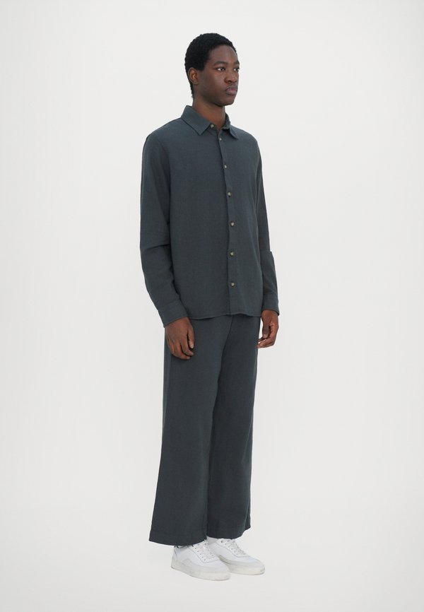 ADRIEL - Shirt - ebony2