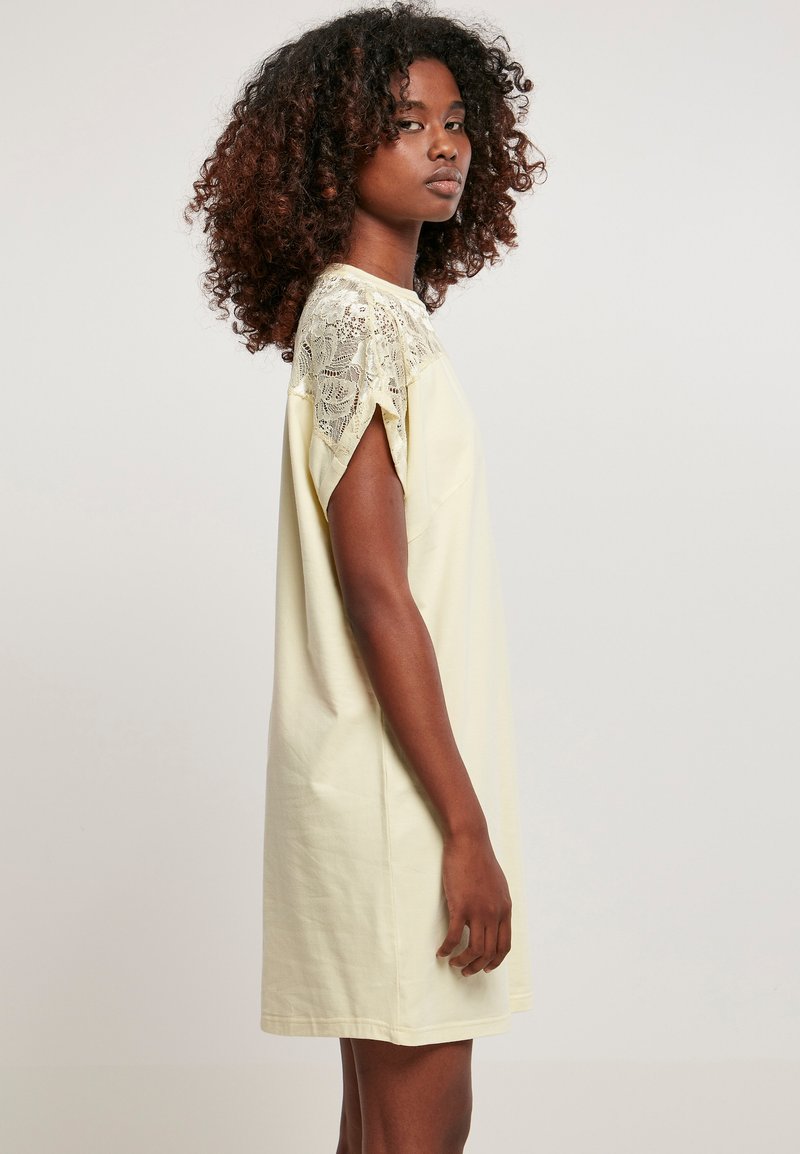 Damen Freizeitkleider | Urban Classics LADIES LACE TEE DRESS Freizeitkleid softyellow/gelb - NR44373 Damen Freizeitkleider | Urban Classics LADIES LACE TEE DRESS Freizeitkleid softyellow/gelb - NR44373