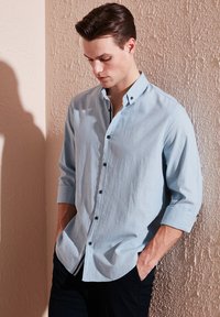 Buratti BUTTON DOWN  - Camicia - aqua