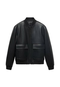 Chaqueta bomber de cuero negro con cremallera frontal, cuello acanalado y dos grandes bolsillos frontales. Textura suave y corte relajado.