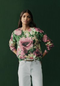 Next Pulover - pink floral