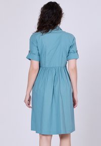 Smart and Joy AVEC CEINTURE- PANNEAU ASYMÉTRIQUE - Robe chemise - vert d'eau