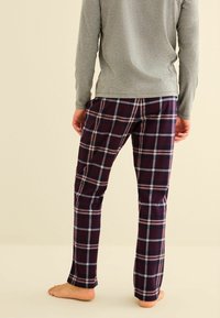 Next MOTION FLEX COSY STANDARD - Pizsama alsók - plum purple check