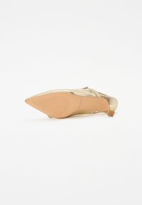 Alma en Pena 655 - Klassiske pumps - diva gold