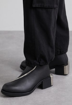 GmbH UNISEX - Cowboy/biker ankle boot - black
