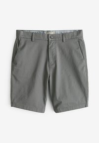 Pantalones cortos de algodón gris con un frente plano, dos bolsillos laterales, un bolsillo trasero y una textura suave. Presenta un cierre de botón y trabillas para cinturón.