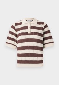 Beige- og brune stribede polo-shirt med korte ærmer, der har en tre-knaps stolpe og struktureret strikdesign.