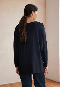 Next TALL - Pikkade varrukatega topp - navy blue