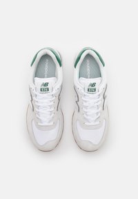 New Balance ML574 UNISEX - Sapatilhas - white
