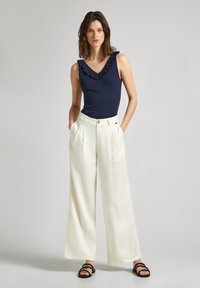 Pepe Jeans MAE - Pantaloni - canvas white