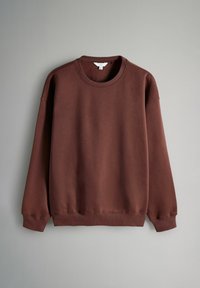 Felpa marrone realizzata in morbido cotone misto, con scollatura rotonda, maniche a costine e orlo, dal fit rilassato e dalla trama liscia.