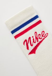 Thumbnail Image 3
