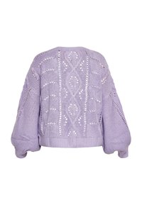 Pulover tricotat lila, cu un design croppat, mâneci largi și modele de diamante intricately lucrate, cu un finisaj texturat și o țesătură deschisă.