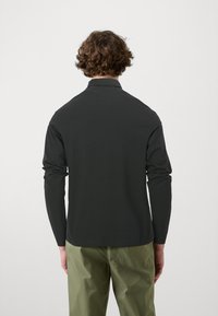 Jack & Jones PREMIUM JPRBLABUSHWICK ETHAN ROLL NECK - Majica z dolgimi rokavi - black onyx