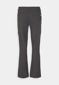 Donkergrijze broek met een rechte pijp, twee achterzakken en een zijzak met ritssluiting. Kenmerkt zich door een gladde textuur en duurzaam materiaal.