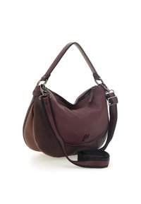Borsa a tracolla in vera pelle color marrone con finitura strutturata, forma curva, tracolla regolabile e chiusura con zip. Presenta accenti neri e logo.