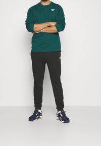 Reebok Mikina - green