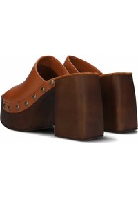 Notre-V Clogs - cognac