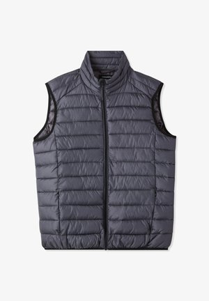 Gilet imbottito senza maniche di colore grigio scuro, con colletto alto, motivo a cucitura orizzontale, zip frontale e tasche laterali. Materiale sintetico leggero.