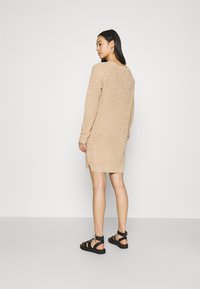 Noisy May NMSIESTA O NECK DRESS - Vestido de malha - beige